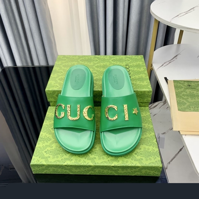 G*u*i slippers